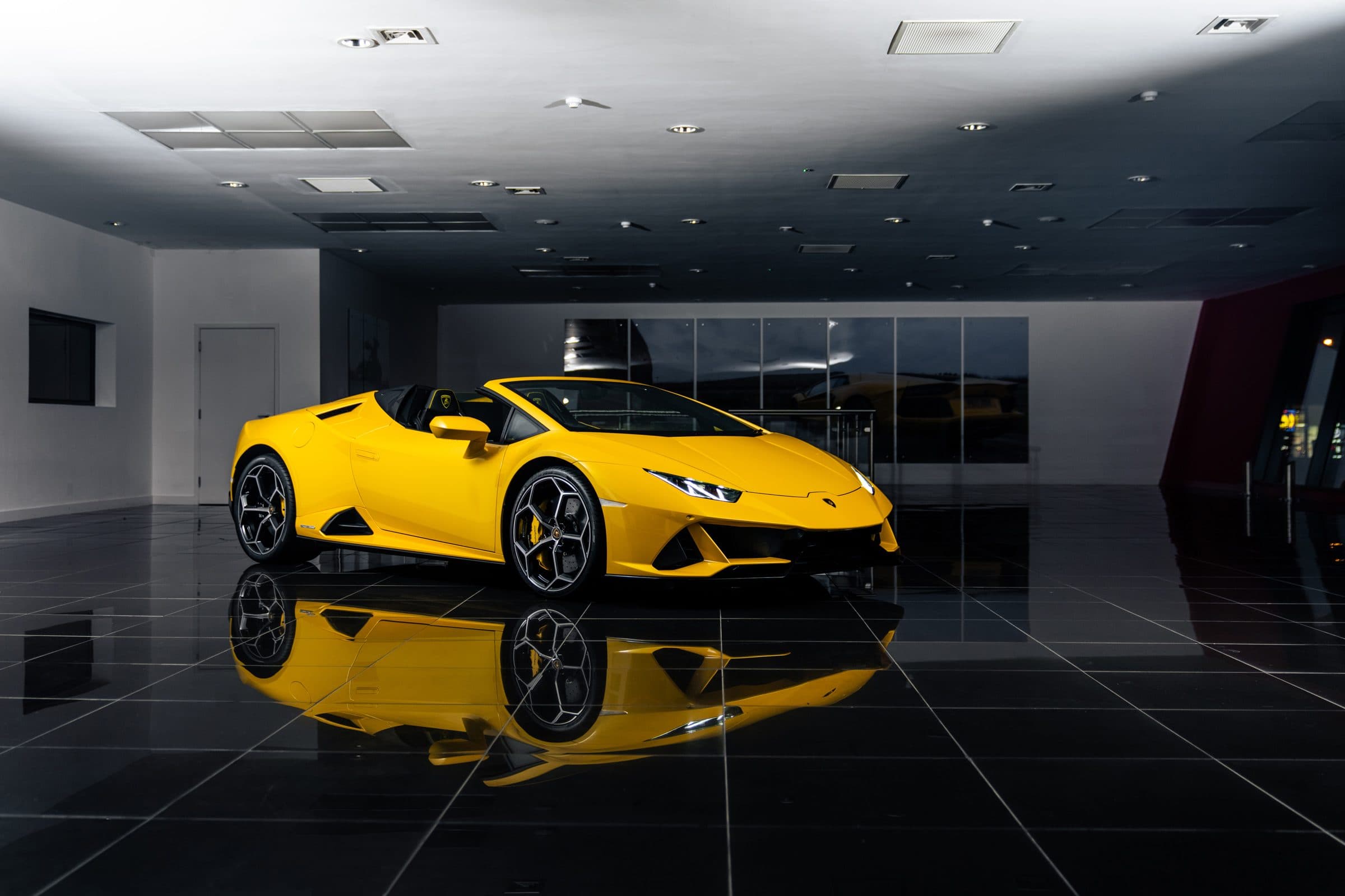 Lamborghini Huracan Evo Spyder, Yellow