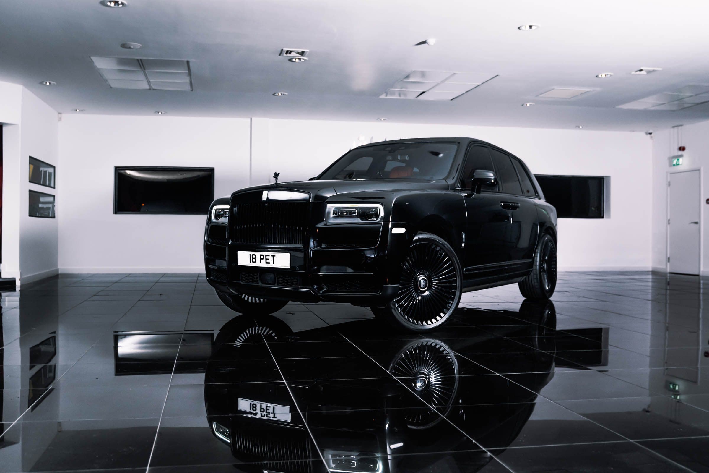Rolls-Royce Cullinan, Black